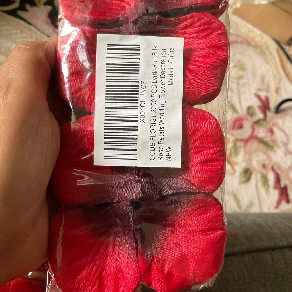 Red Rose Petals - Picture 7 of 7